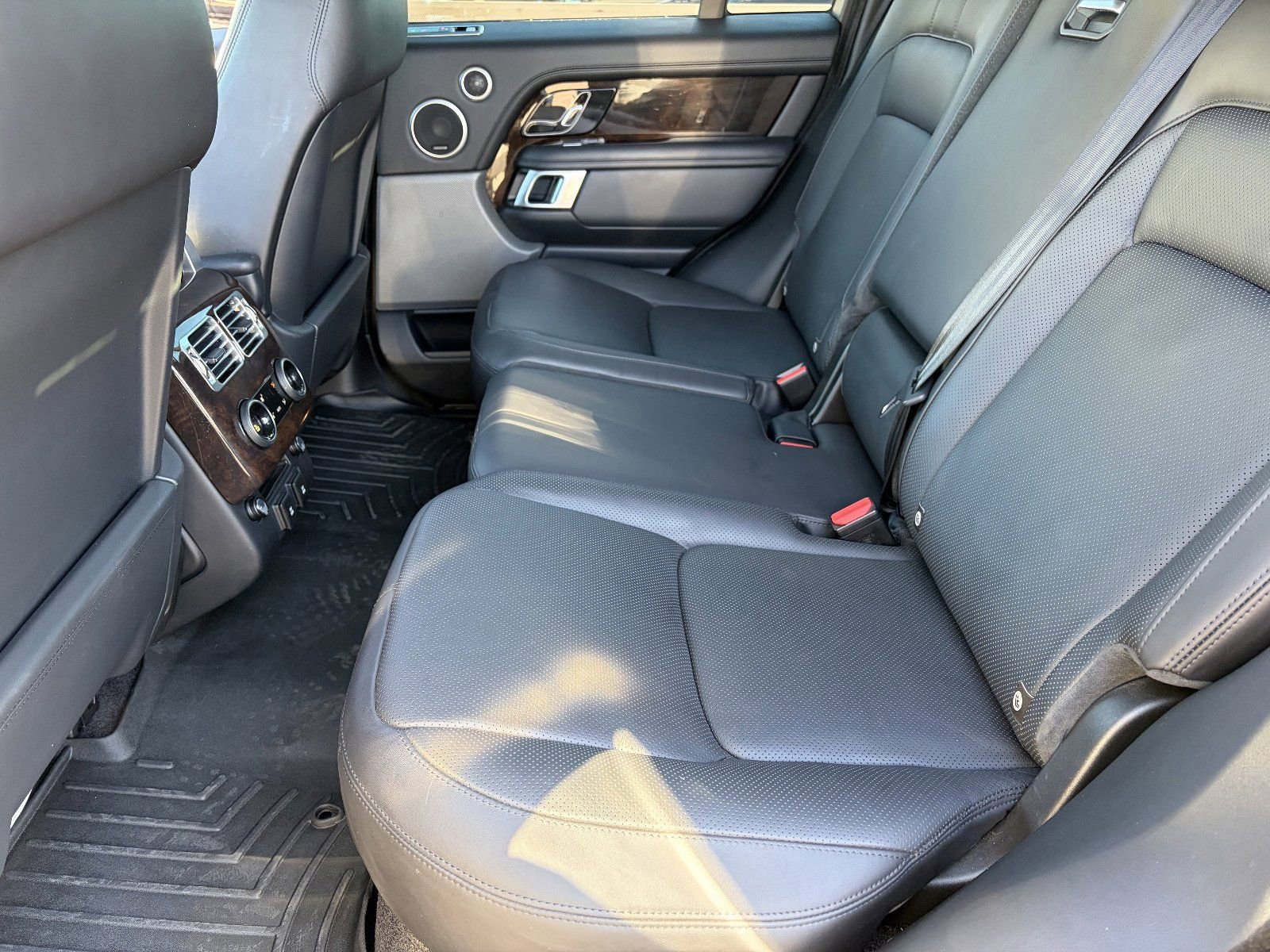 Used 2020 Land Rover Range Rover HSE AWD/4WD image 18
