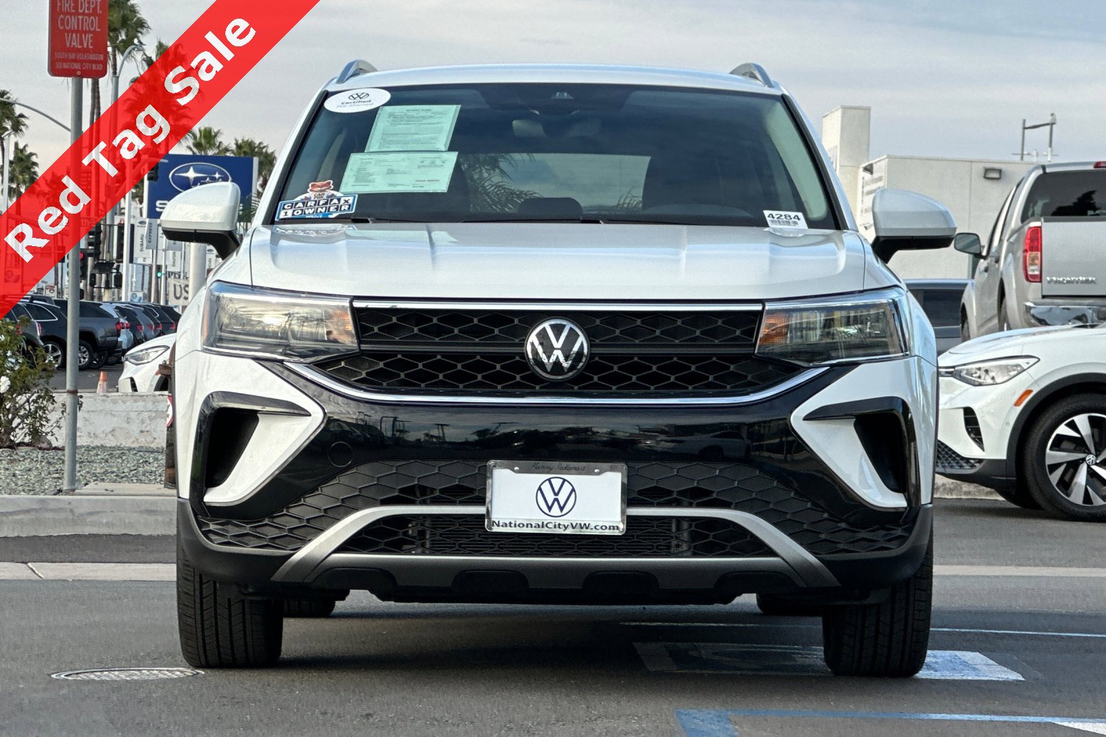 Certified 2024 Volkswagen Taos SE image 10