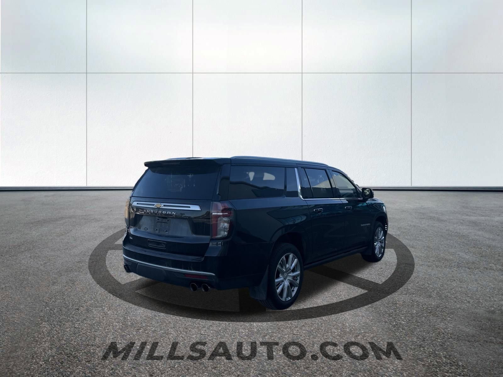 Used 2022 Chevrolet Suburban High Country image 4