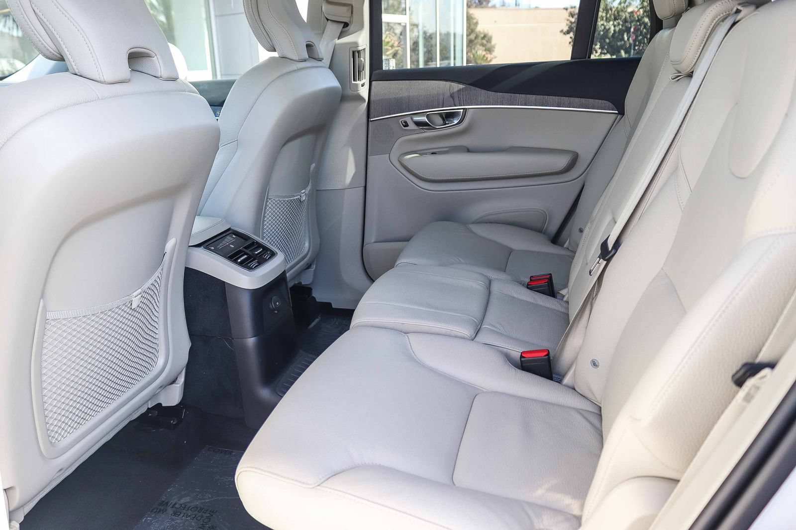 Used 2025 Volvo XC90 T8 Plus w/ Protection Package Premier AWD/4WD image 19