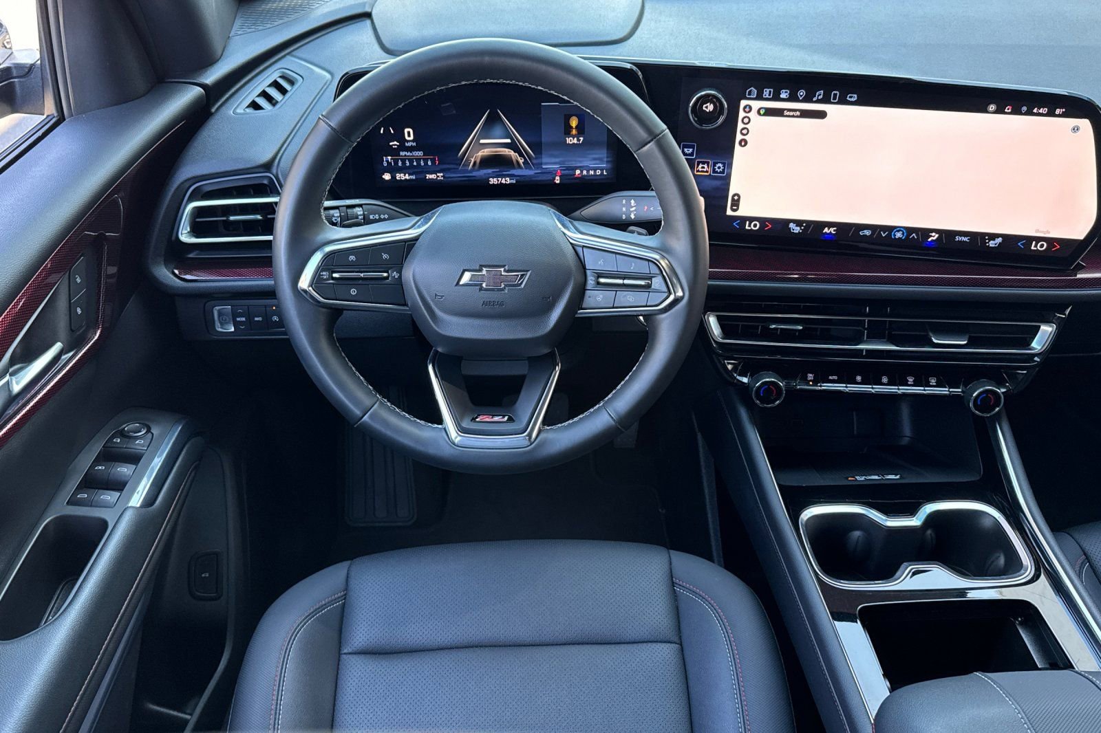 Used 2025 Chevrolet Traverse Z71 image 17