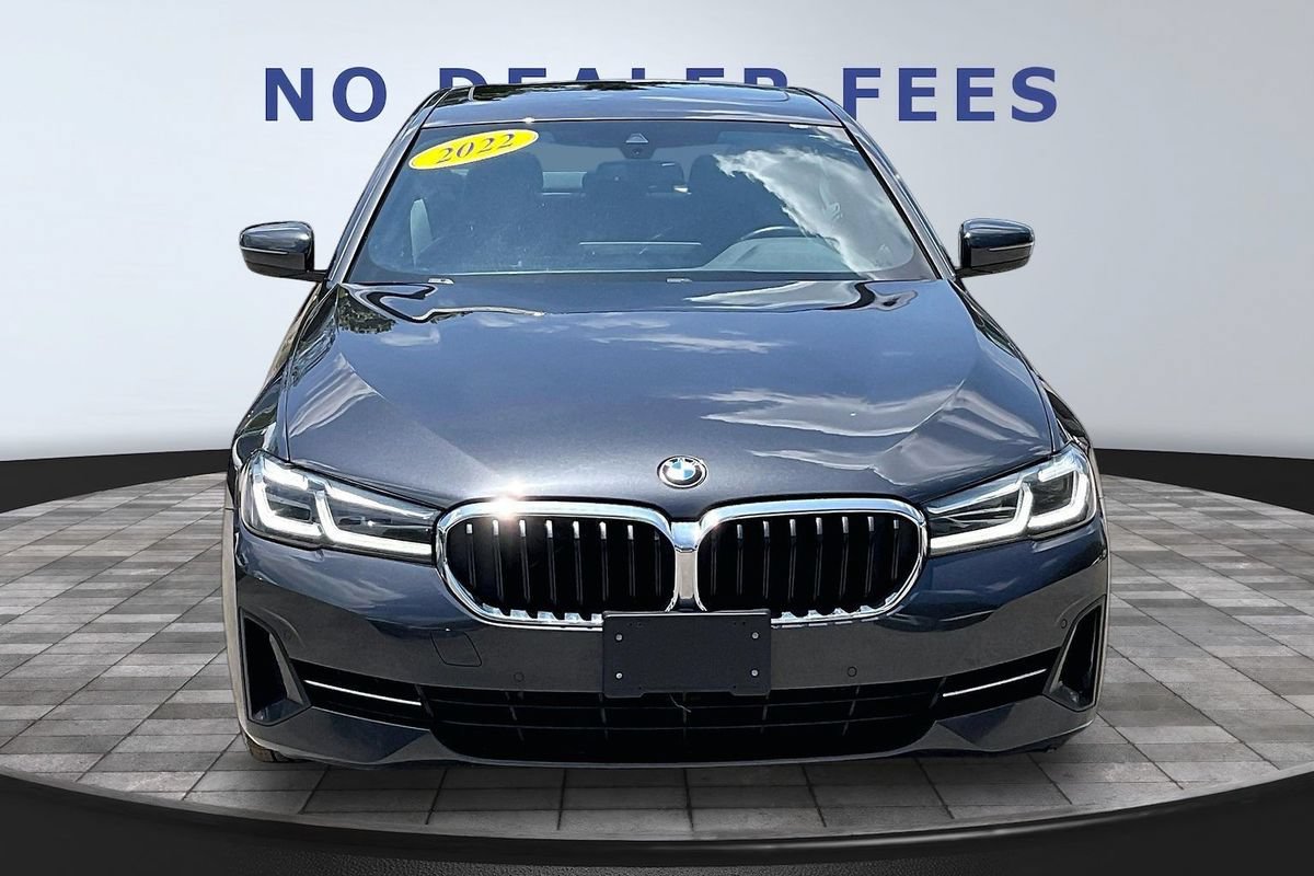 Used 2022 BMW 530i xDrive w/ Convenience Package AWD/4WD image 2