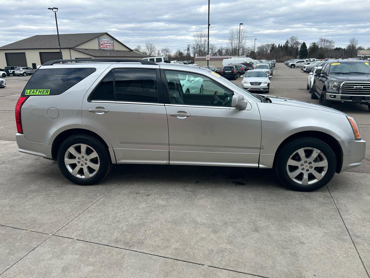Used 2008 Cadillac SRX AWD w/ Utility Package image 4