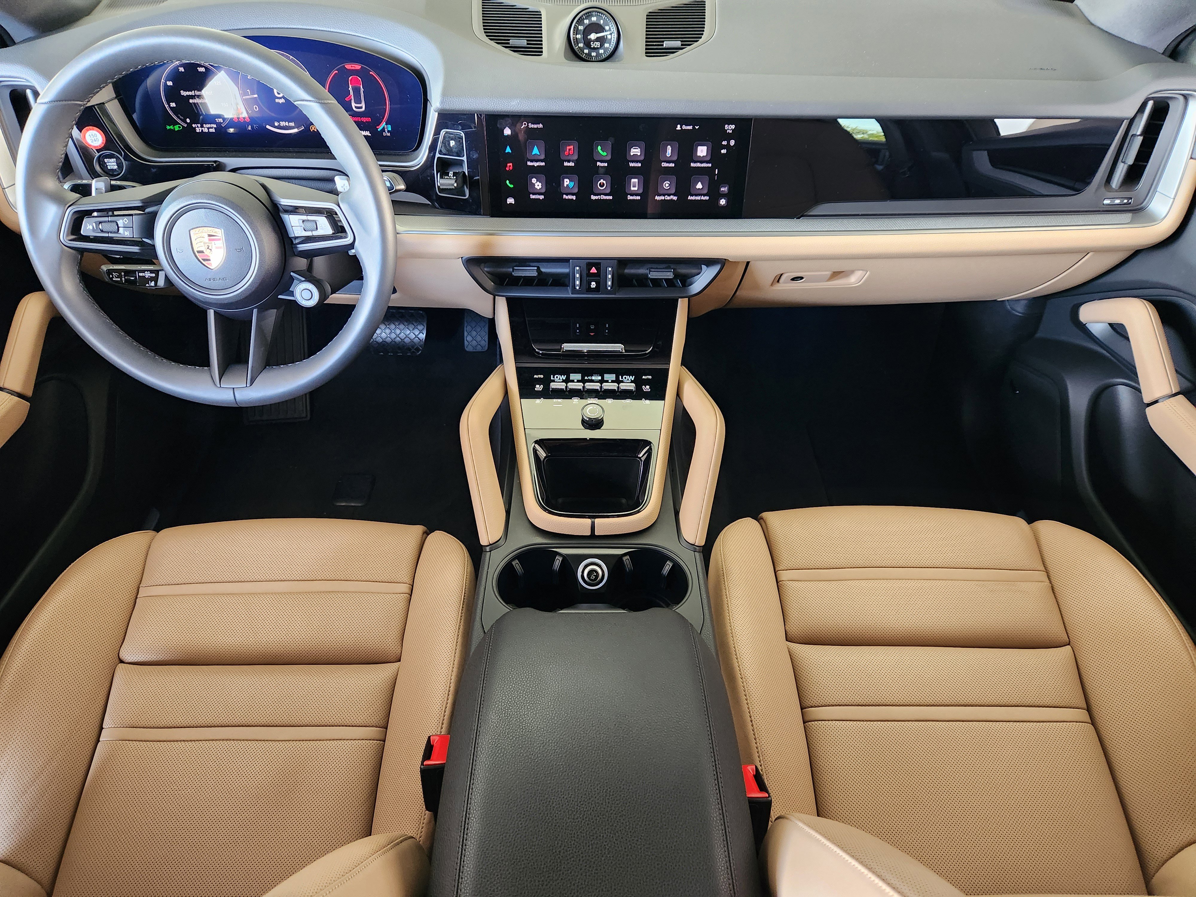 Certified 2025 Porsche Cayenne Coupe image 27