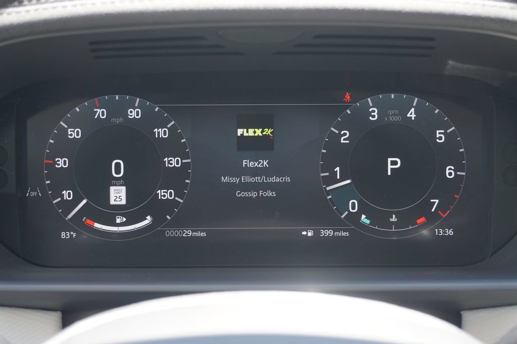 New 2025 Land Rover Discovery Dynamic SE image 11