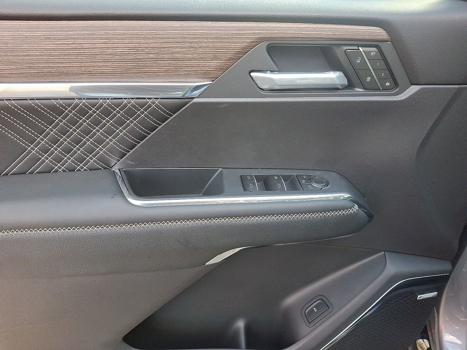 New 2026 GMC Acadia Denali w/ Super Cruise Package image 13