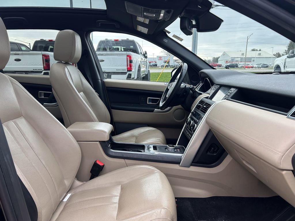Used 2016 Land Rover Discovery Sport HSE image 23