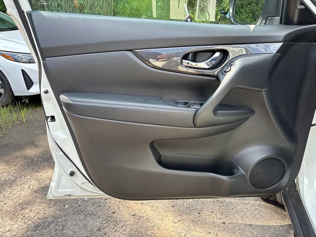 Used 2020 Nissan Rogue SV AWD/4WD image 15