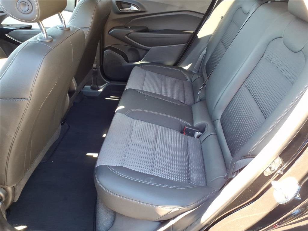 Used 2025 Chevrolet Trax LT FWD image 12