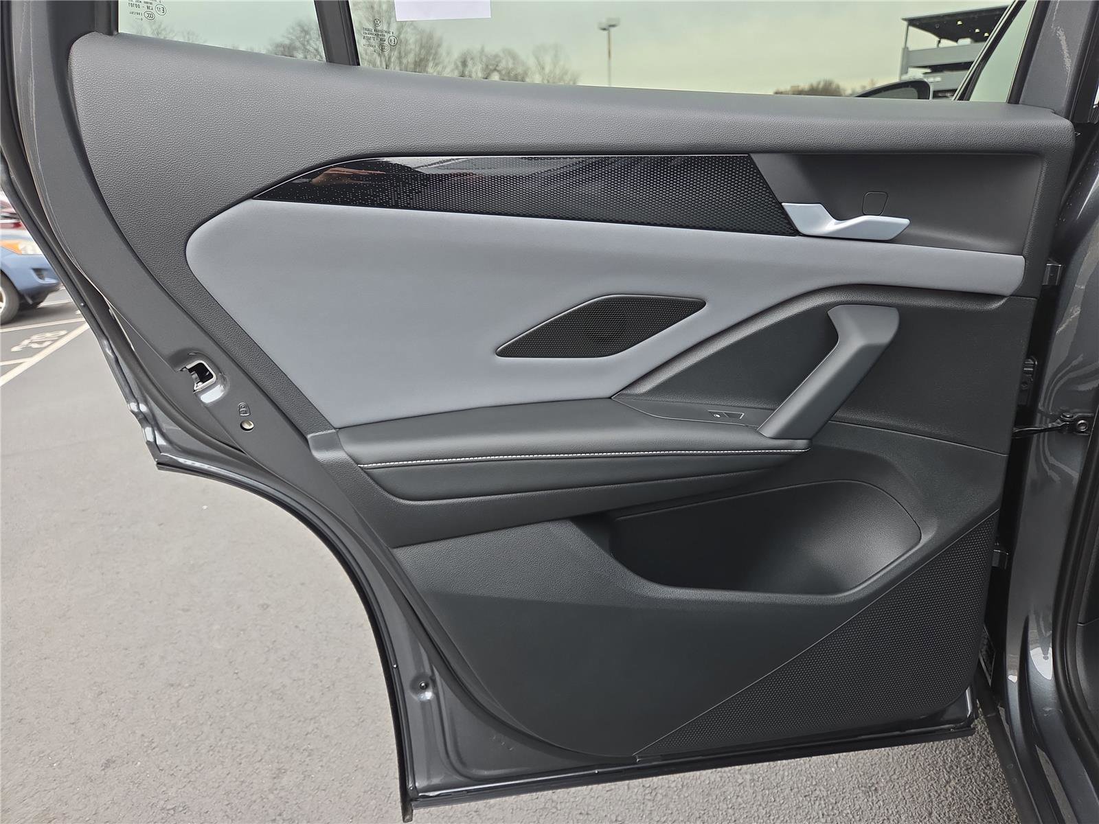 New 2026 Volkswagen Tiguan SE image 24