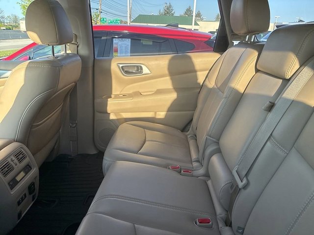 Used 2019 Nissan Pathfinder SL image 14
