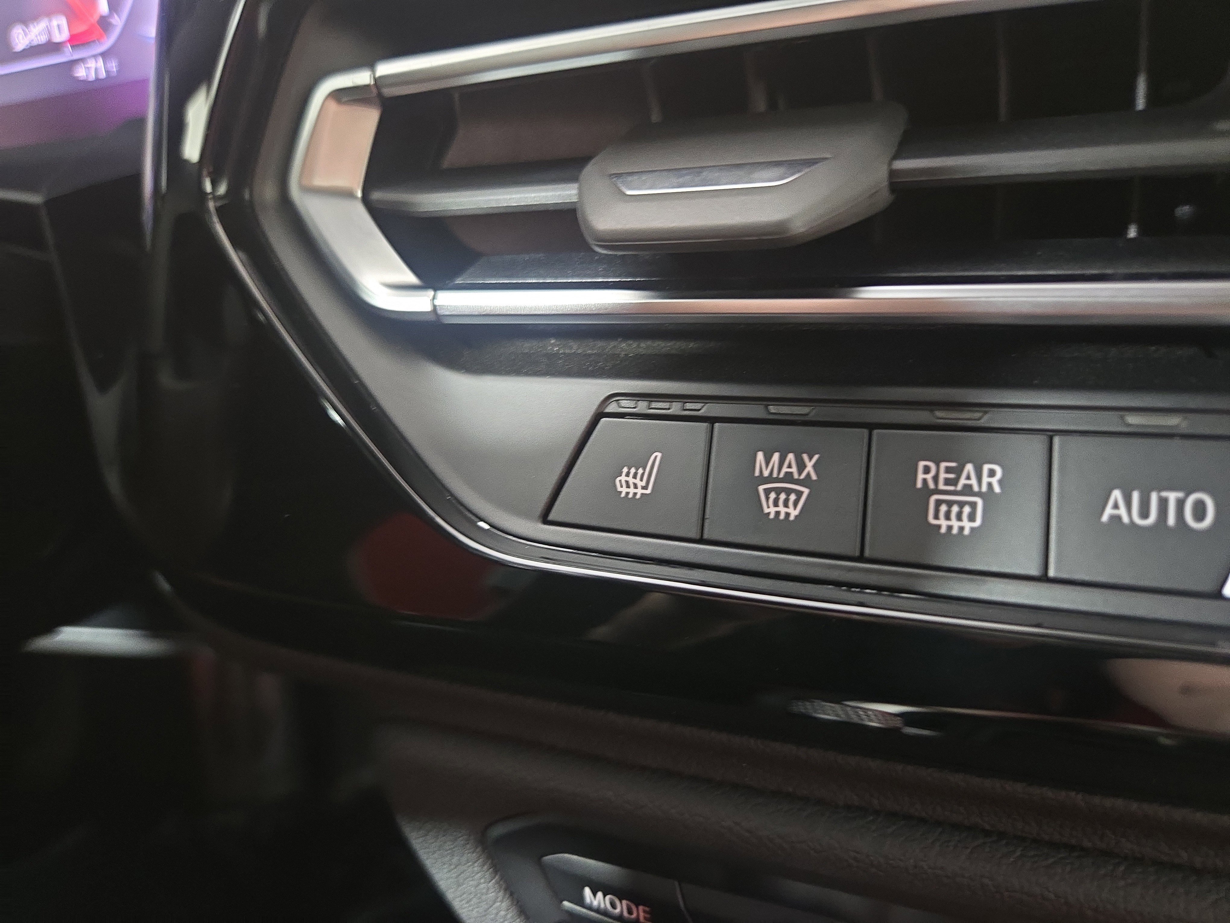 Used 2024 BMW Z4 M40i w/ Premium Package image 25