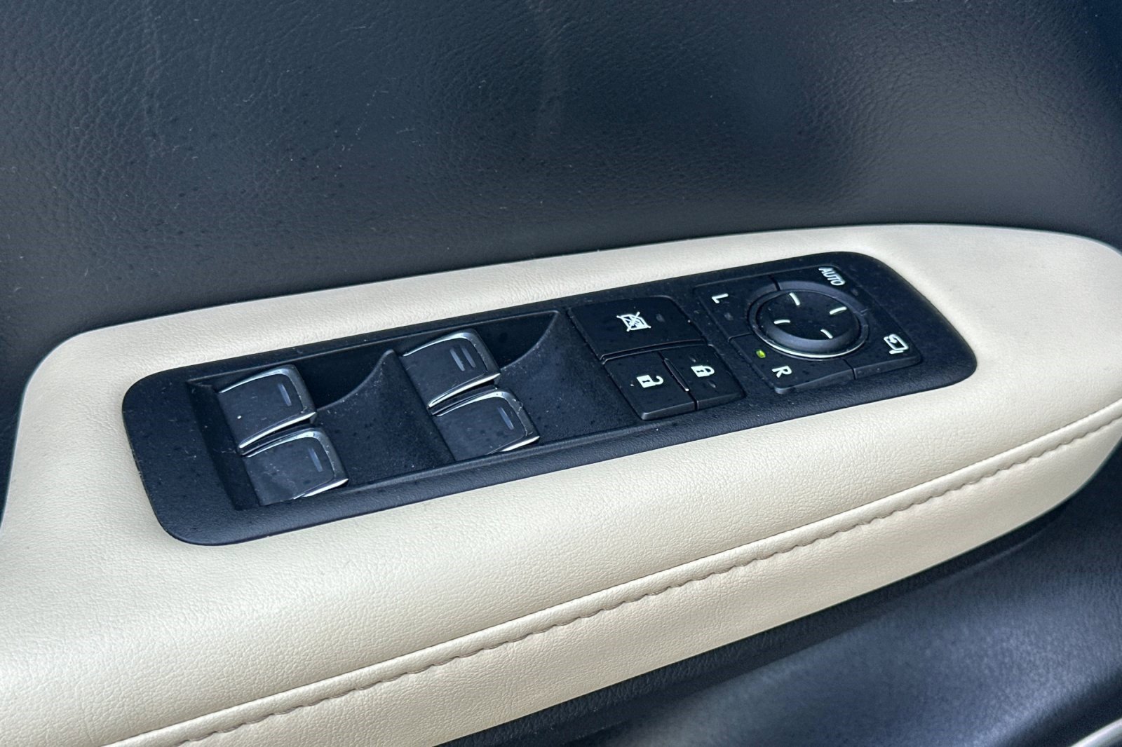 Used 2021 Lexus RX 450h AWD w/ Luxury Package image 13
