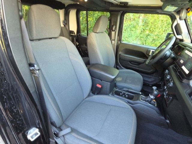 Used 2025 Jeep Gladiator Sport AWD/4WD image 23