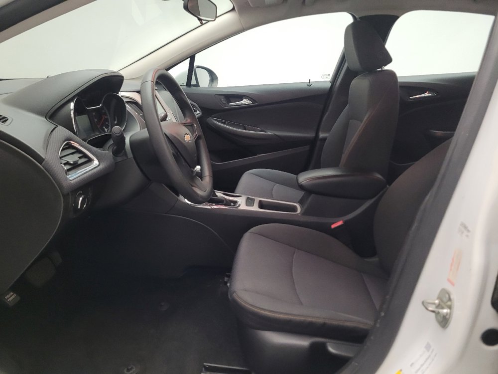 Used 2018 Chevrolet Cruze LS FWD image 17