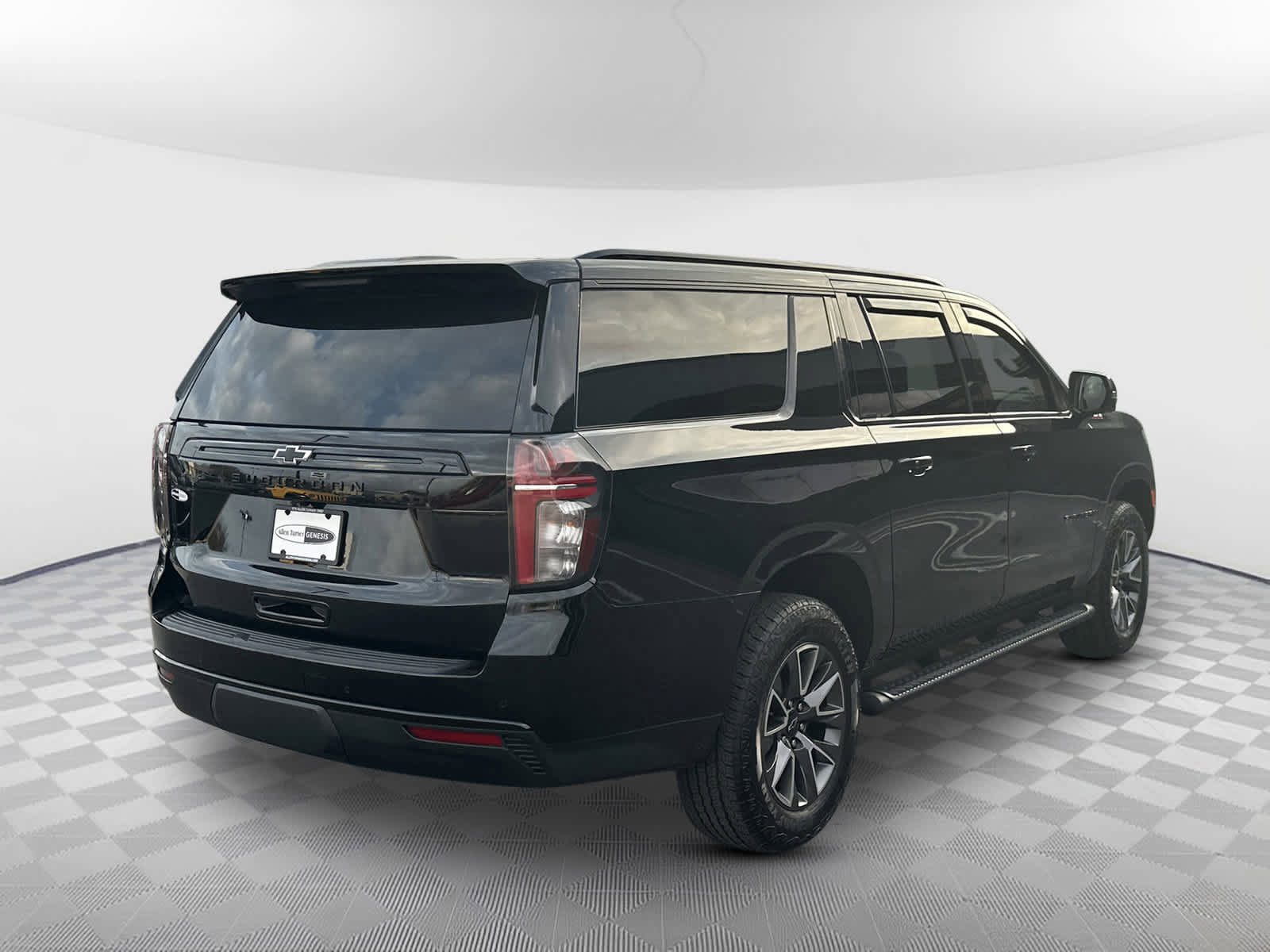 Used 2024 Chevrolet Suburban Z71 w/ Luxury Package image 4