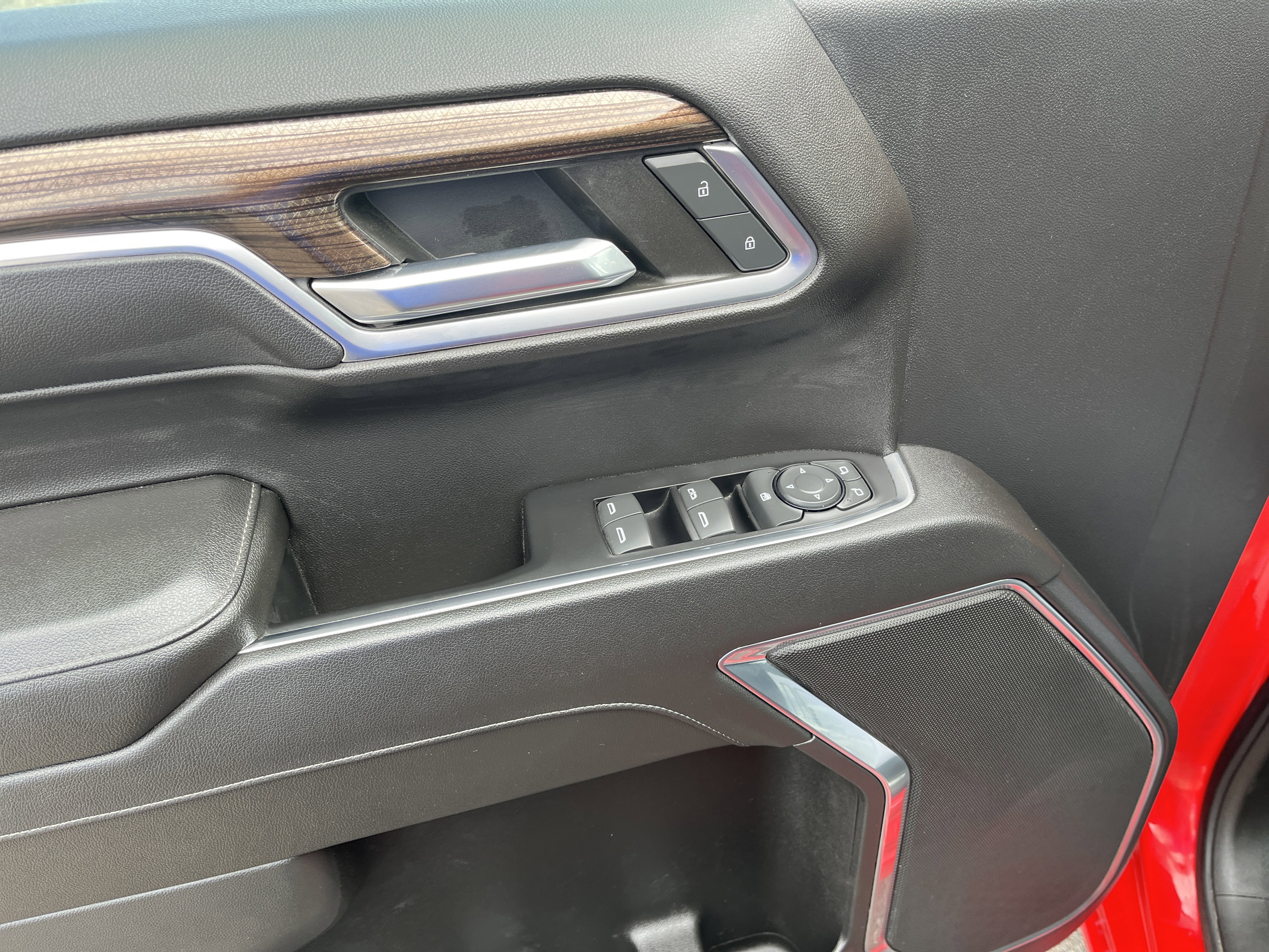 Used 2022 Chevrolet Silverado 1500 LT AWD/4WD image 12