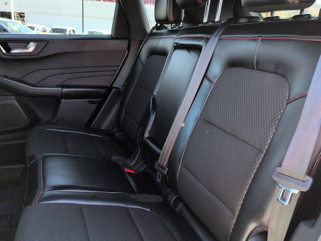 Used 2025 Ford Escape ST-Line FWD image 15