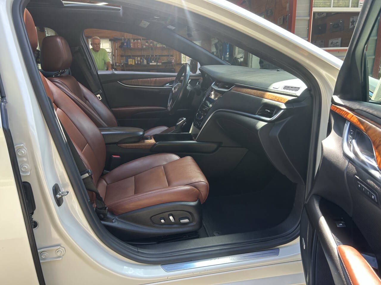 Used 2015 Cadillac XTS Luxury w/ Driver Awareness Package AWD/4WD image 27