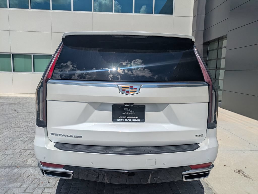Used 2023 Cadillac Escalade Premium Luxury RWD image 7