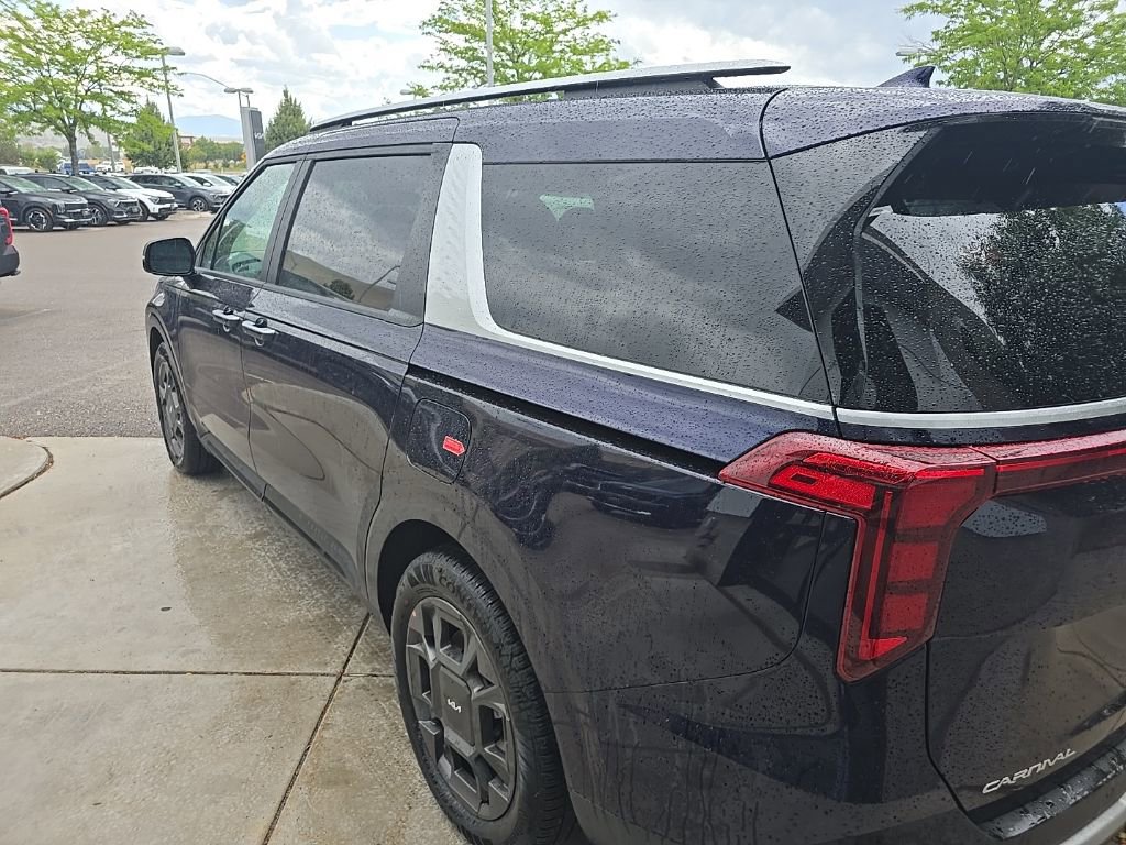 New 2026 Kia Carnival EX image 4