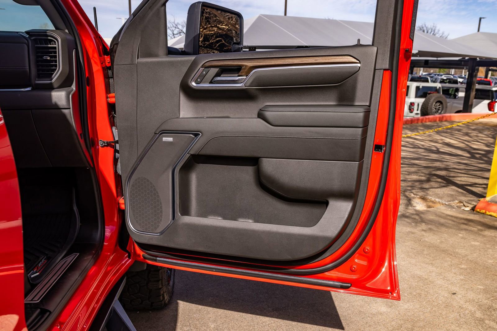Used 2022 Chevrolet Silverado 1500 LT Trail Boss w/ Convenience Package II AWD/4WD image 34