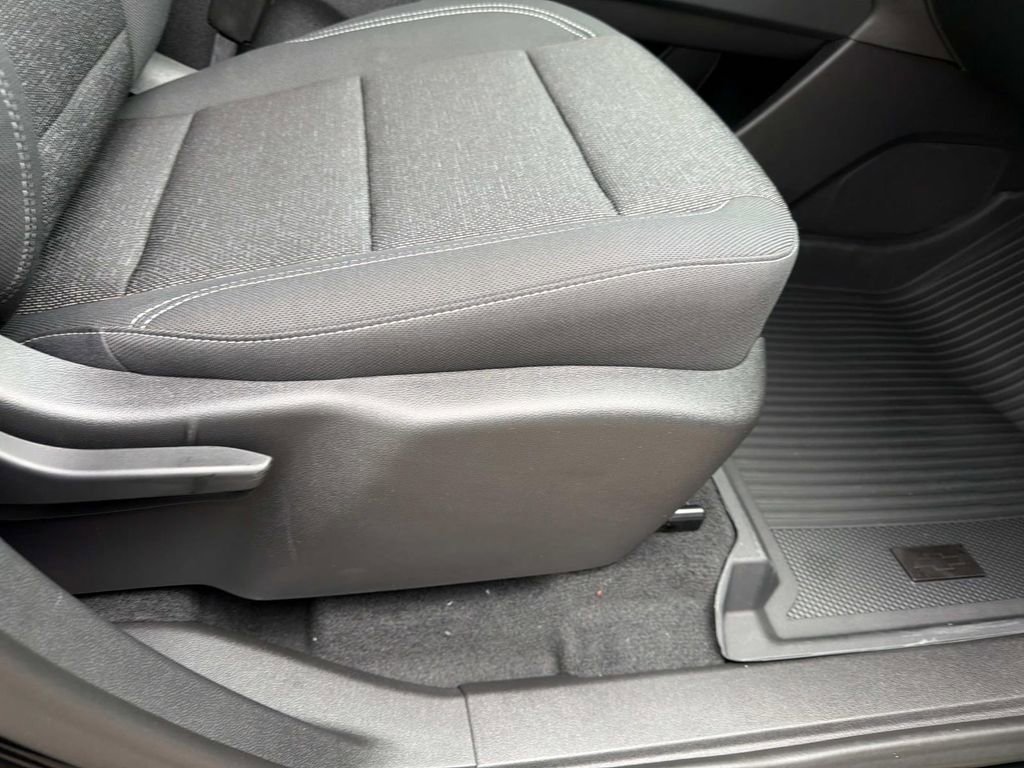 New 2026 Chevrolet Traverse LT FWD image 12