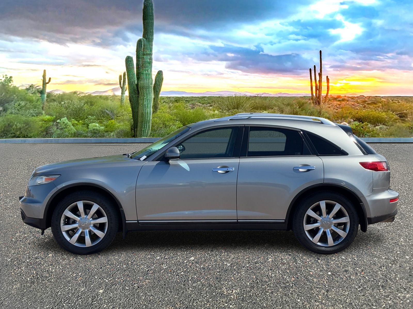 Used 2004 INFINITI FX45 AWD w/ Technology Pkg image 3