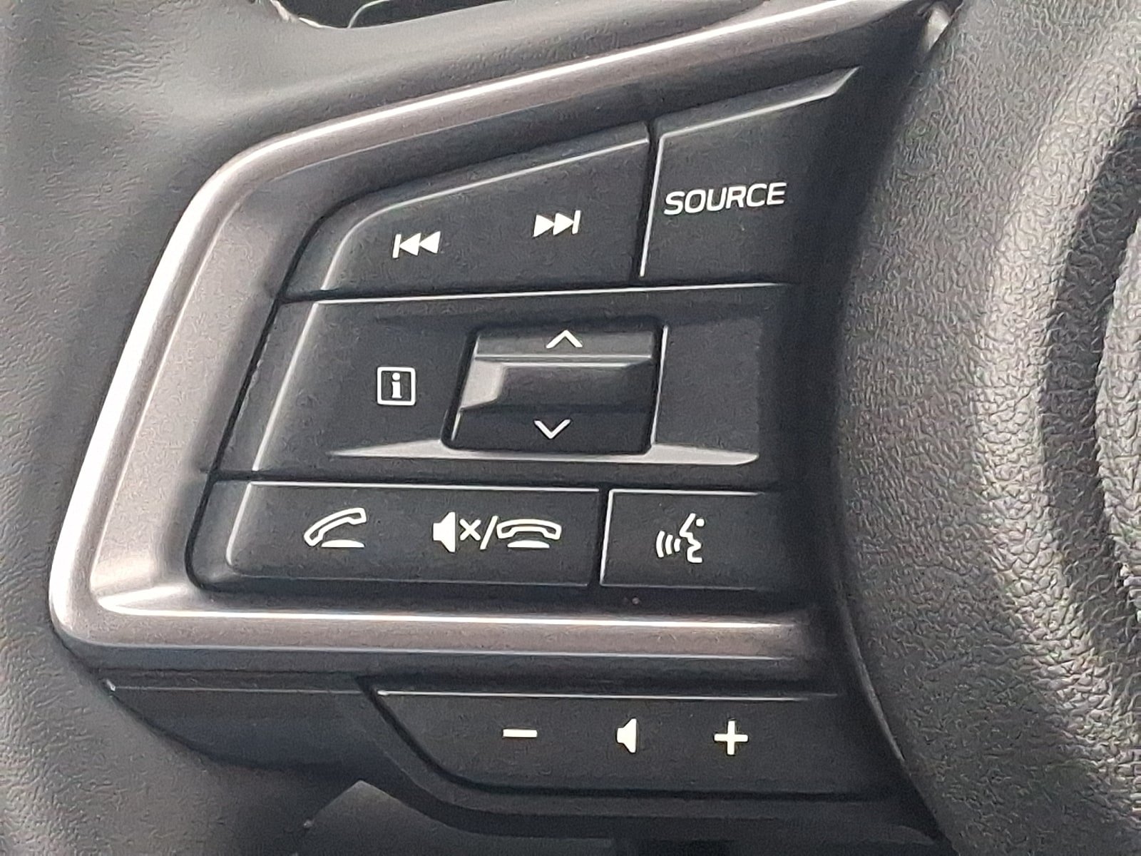 Used 2025 Subaru Ascent Touring AWD/4WD image 22
