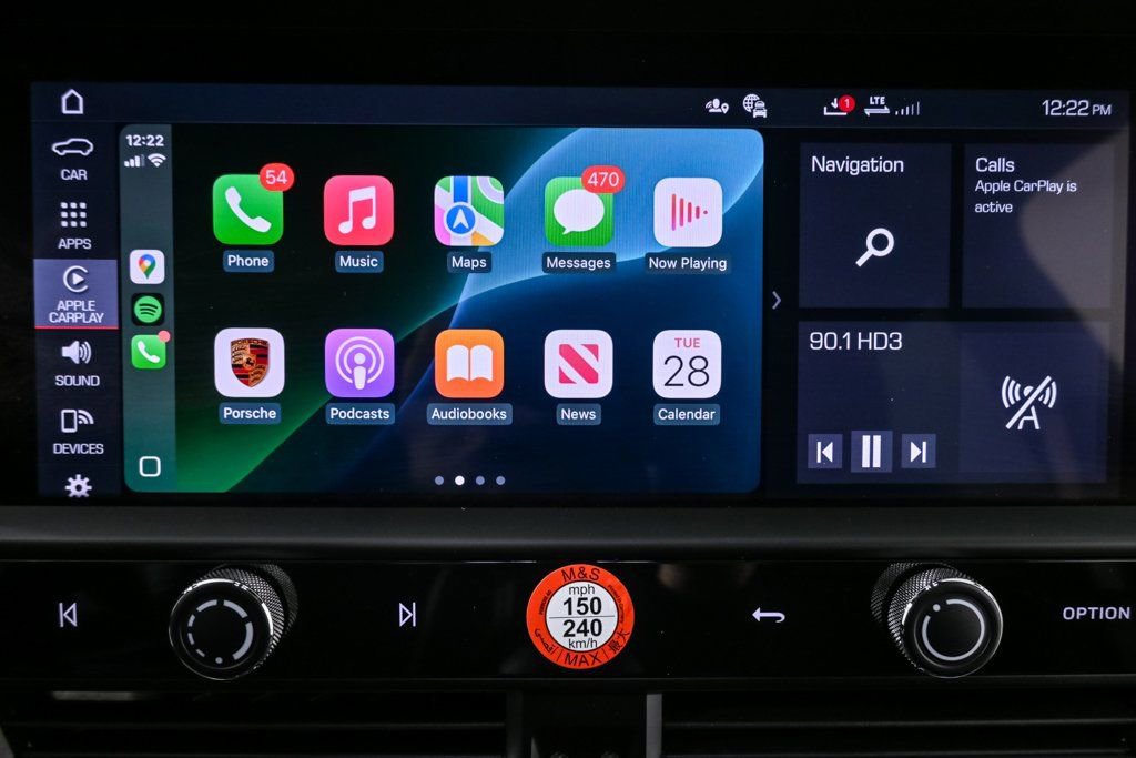 Certified 2025 Porsche Macan image 16