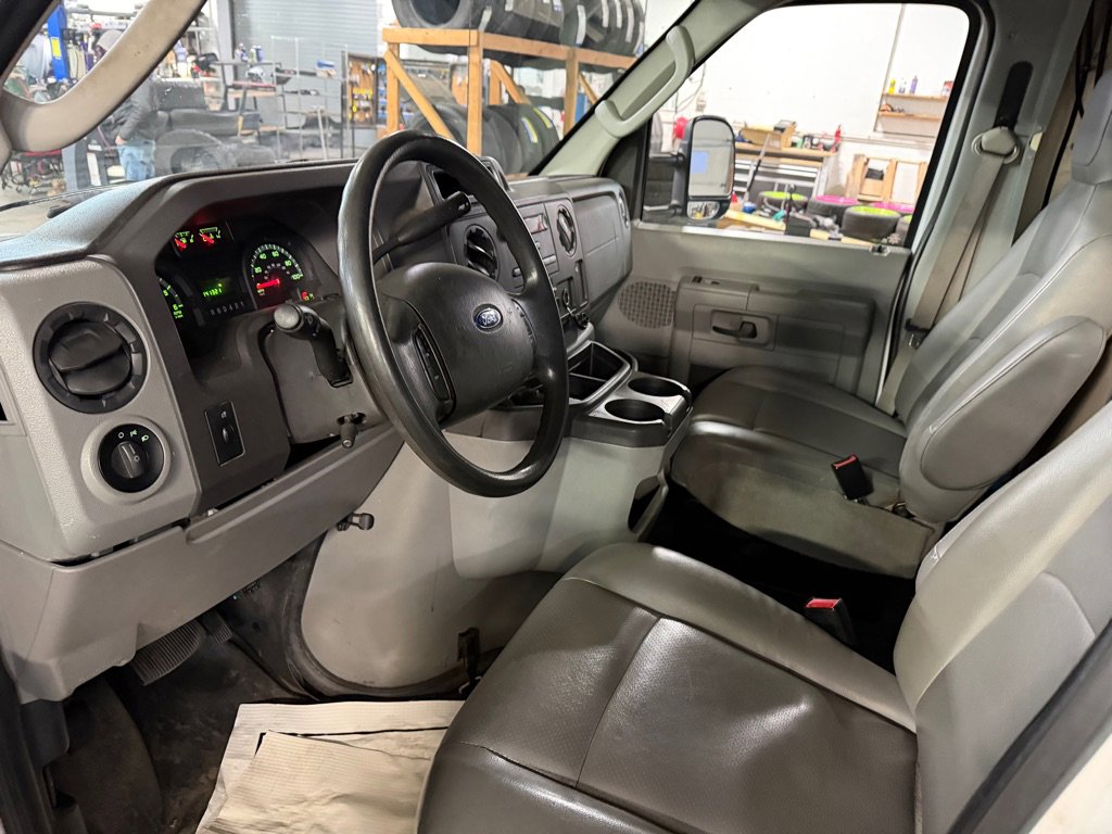 Used 2016 Ford E-450 and Econoline 450 Super Duty w/ Power Windows & Locks Group image 6