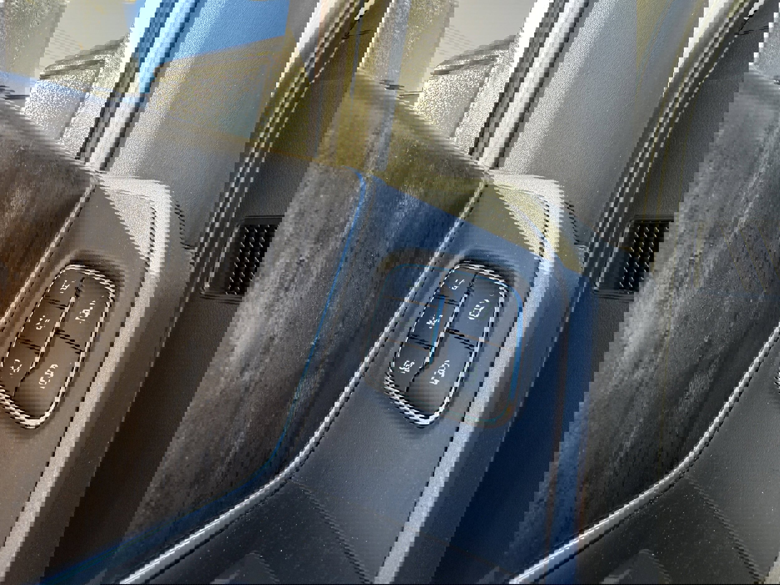 Used 2023 Ford F250 Lariat w/ Lariat Ultimate Package image 17