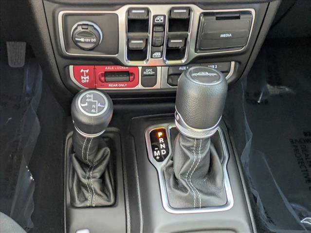 New 2025 Jeep Gladiator Mojave w/ Convenience Group image 9