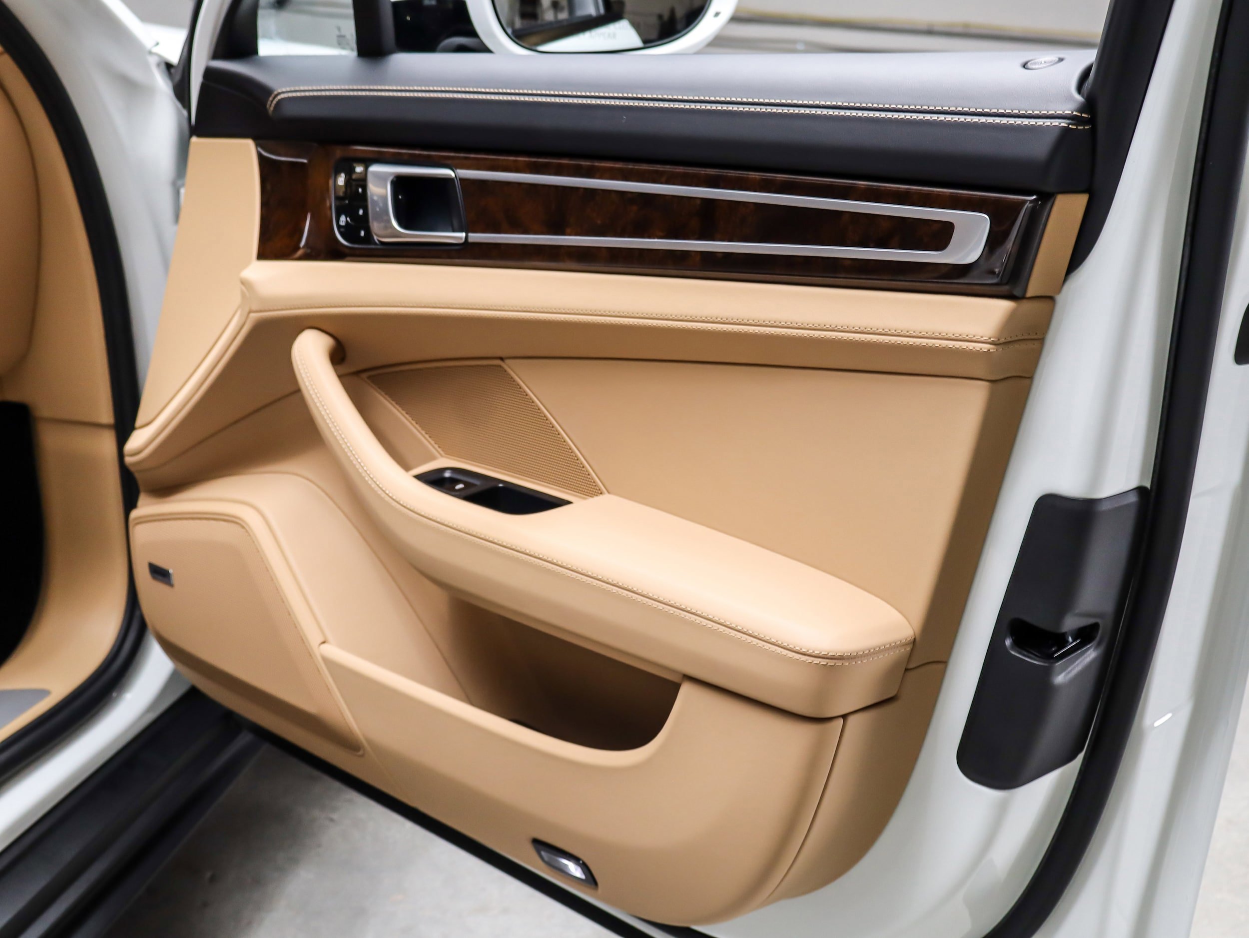 Certified 2019 Porsche Panamera 4 AWD/4WD image 35