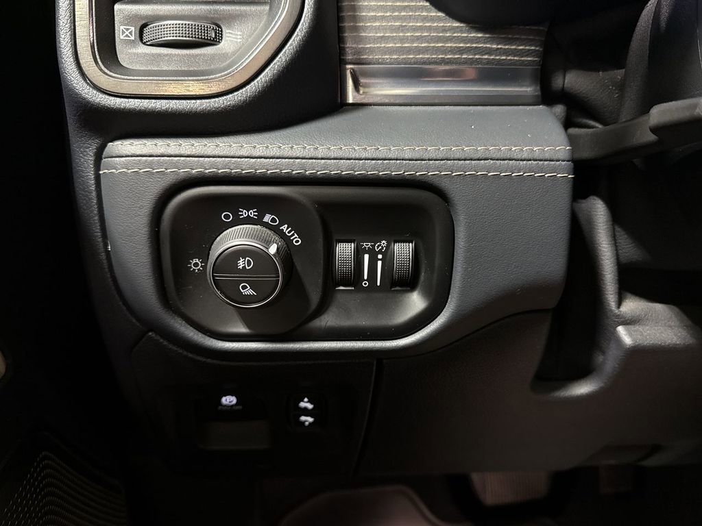 Used 2020 RAM 1500 Limited image 19