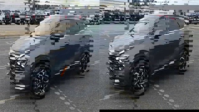 Used 2023 Kia Sportage LX image 5