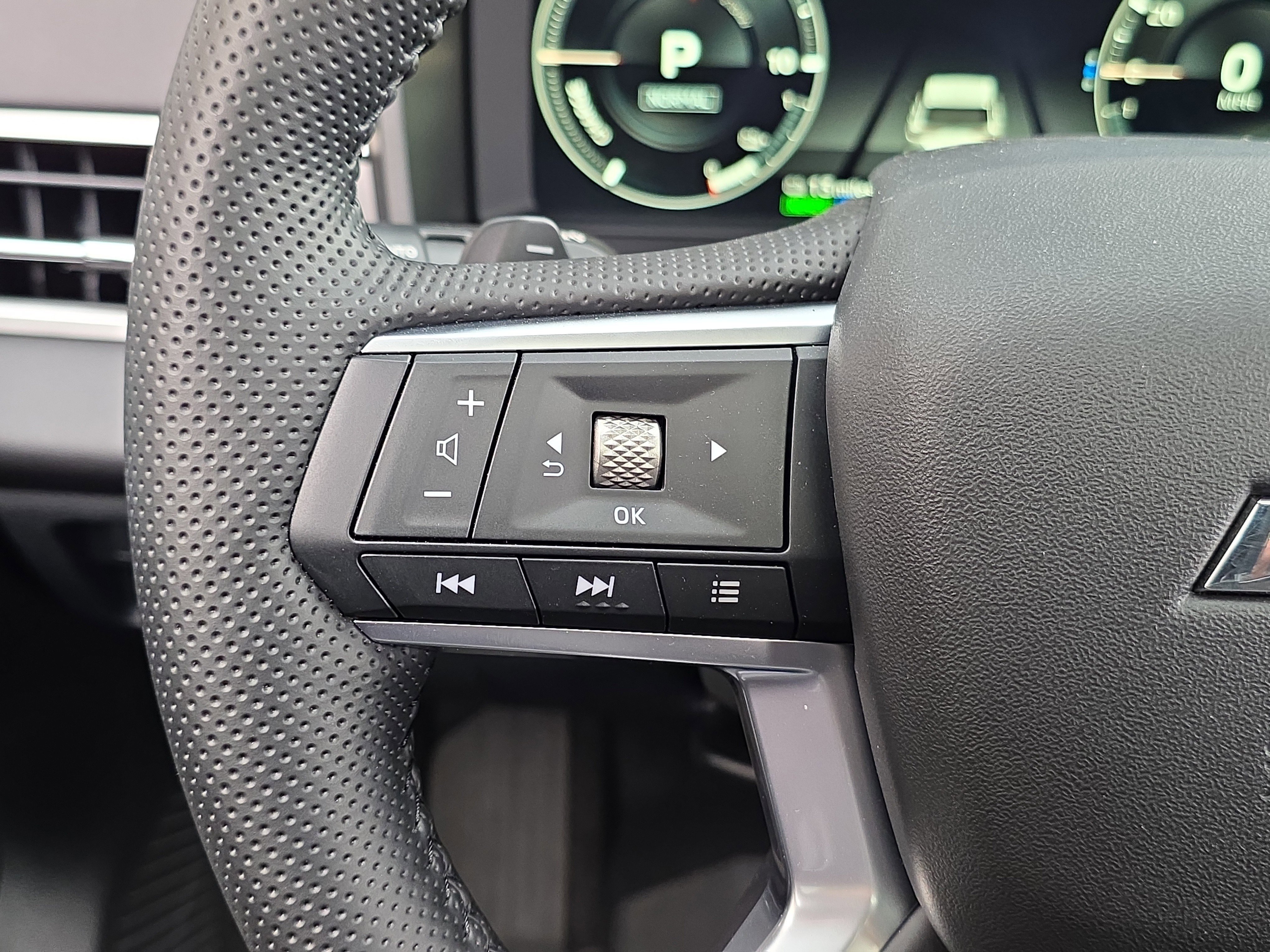 New 2025 Mitsubishi Outlander SEL image 16