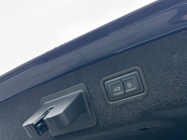 New 2026 Audi A8 L 3.0T AWD/4WD image 33