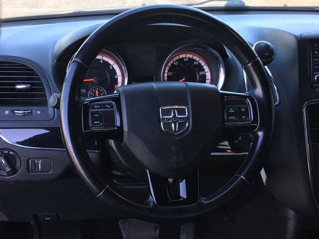 Used 2020 Dodge Grand Caravan SE FWD image 9