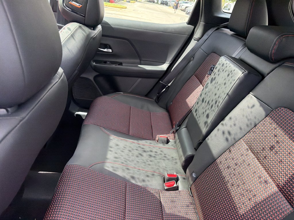 New 2026 Nissan Kicks SR w/ SR Premium Package FWD image 31