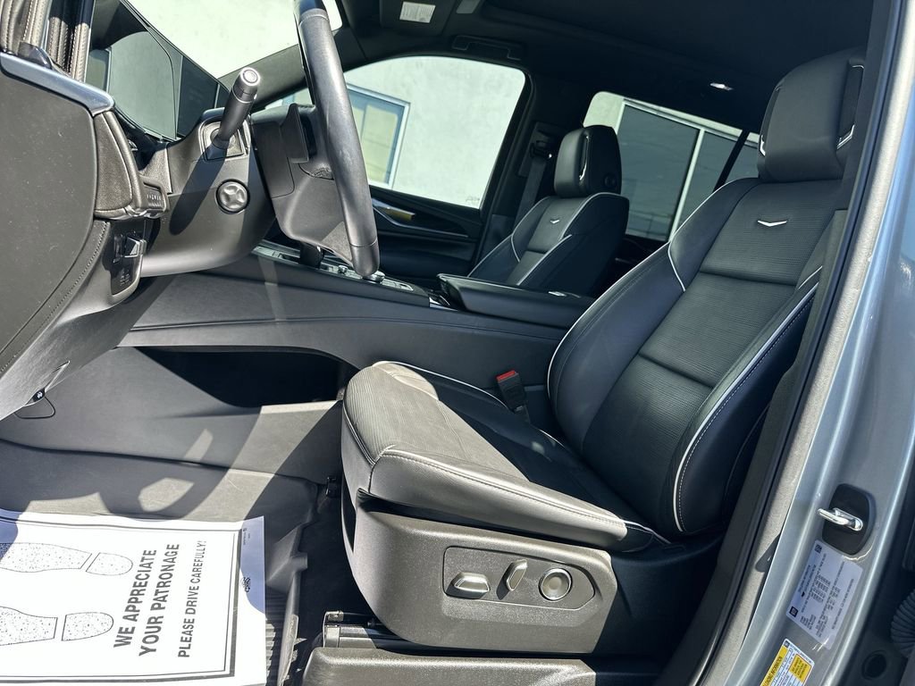 Used 2024 Cadillac Escalade Sport w/ LPO, ONYX Package AWD/4WD image 17