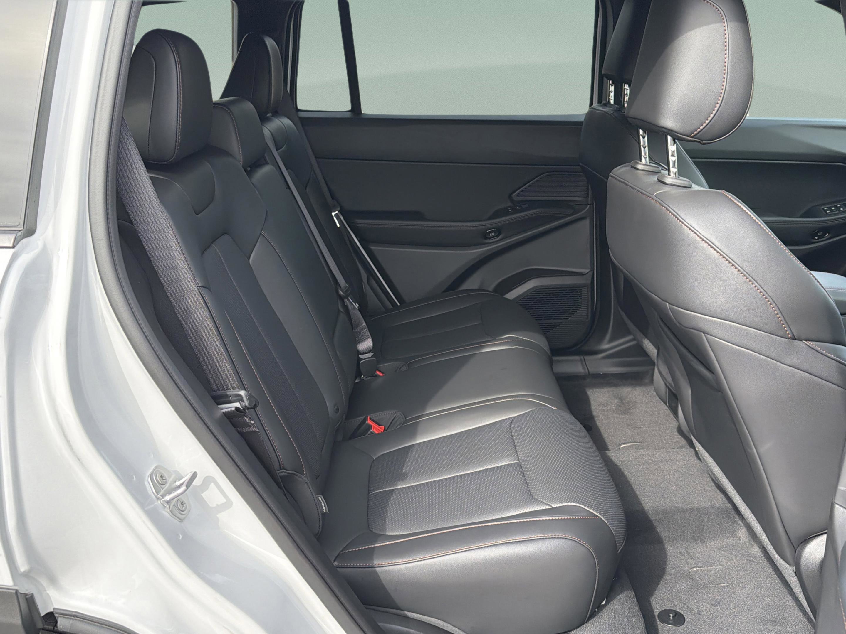 New 2026 Jeep Cherokee Limited image 25