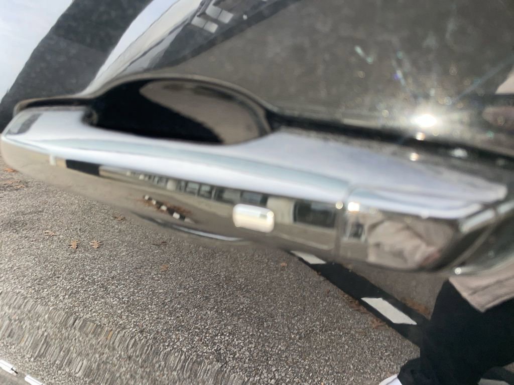 Used 2025 Chevrolet Traverse LT image 12