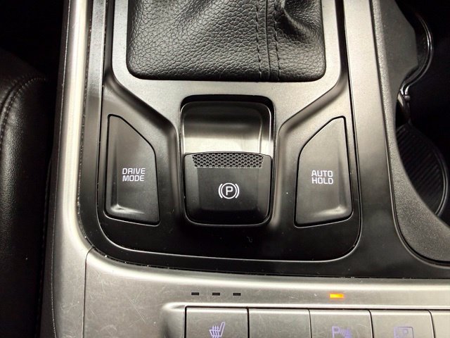 Used 2025 Kia Carnival FWD image 43