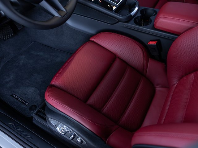 New 2026 Porsche Macan image 30