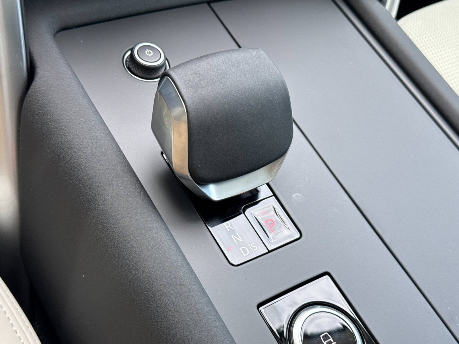 New 2026 Land Rover Discovery S AWD/4WD image 22