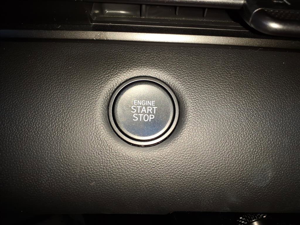 Used 2025 Hyundai Elantra Sport image 11