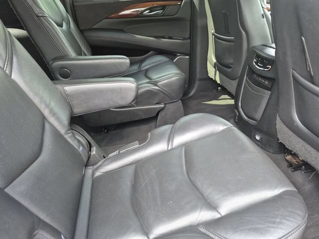 Used 2017 Cadillac Escalade ESV Luxury AWD/4WD image 30