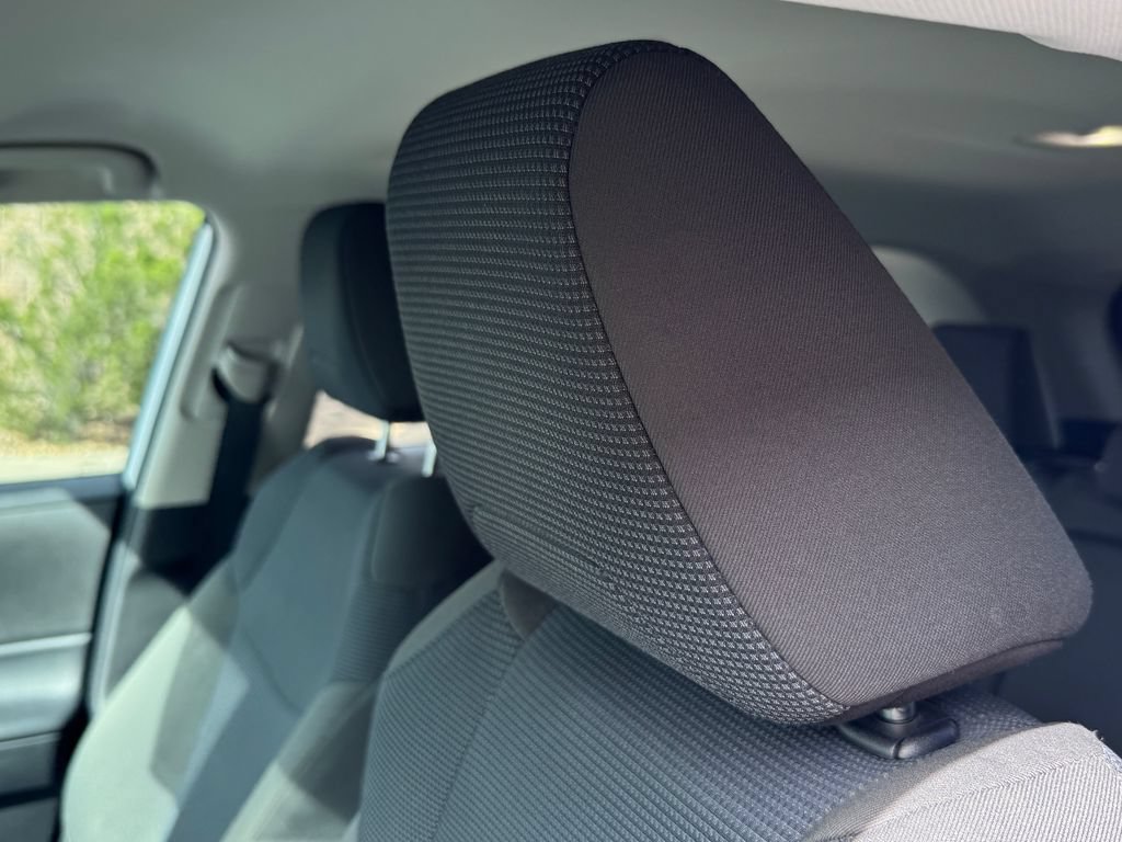 Used 2022 Toyota RAV4 LE AWD/4WD image 21