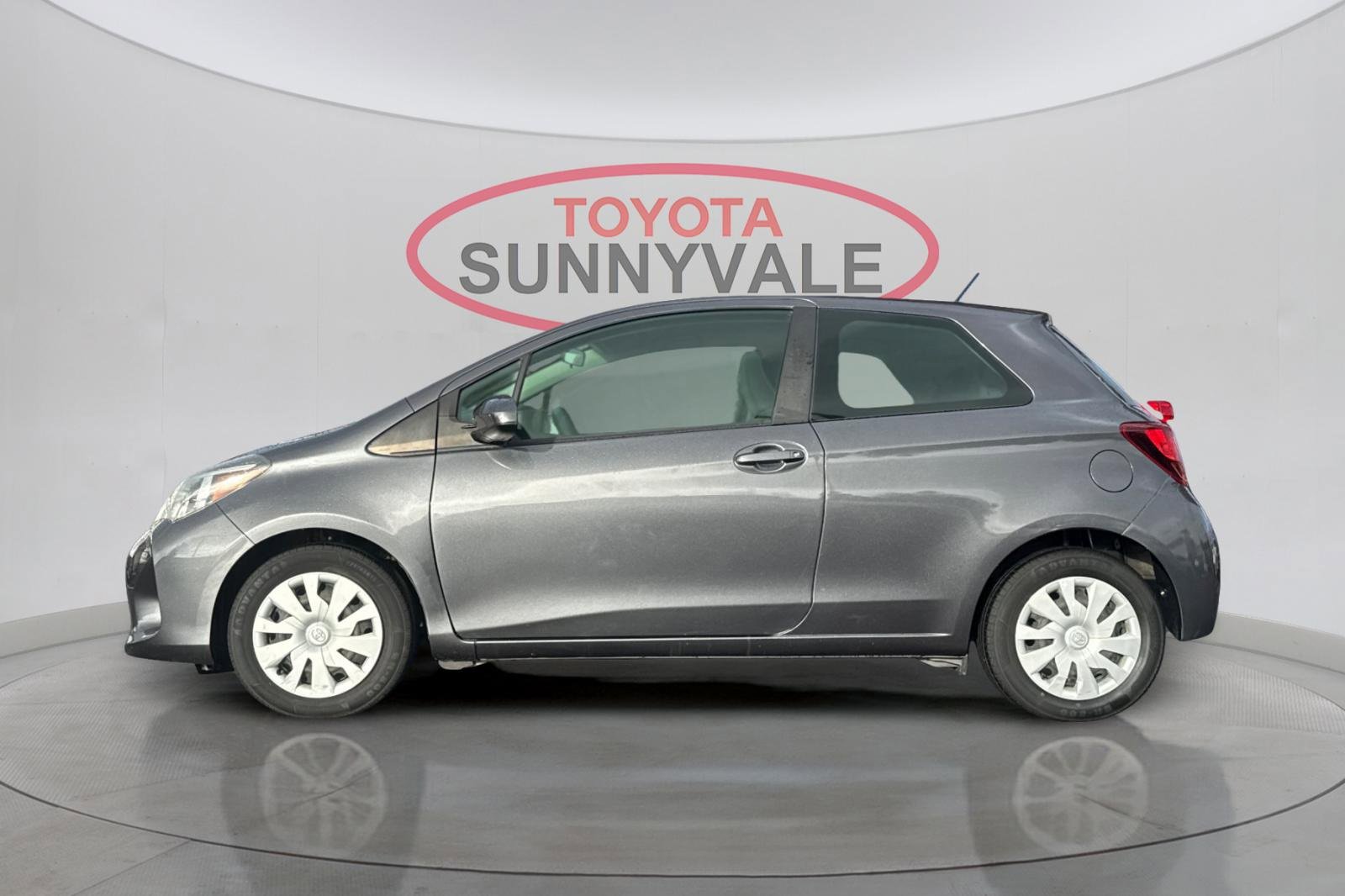 Used 2016 Toyota Yaris L image 6